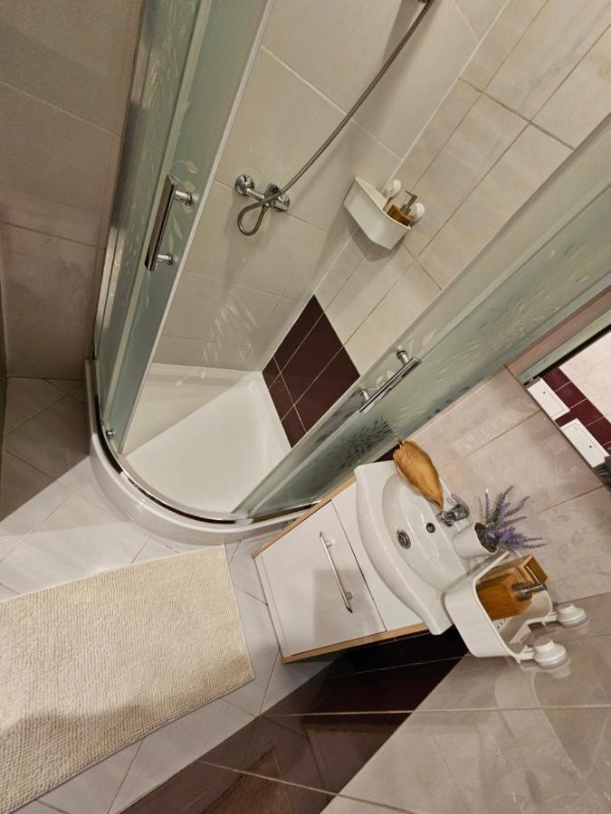 Chelosiowy Apartament Targi Kielce Jaworznia Buitenkant foto