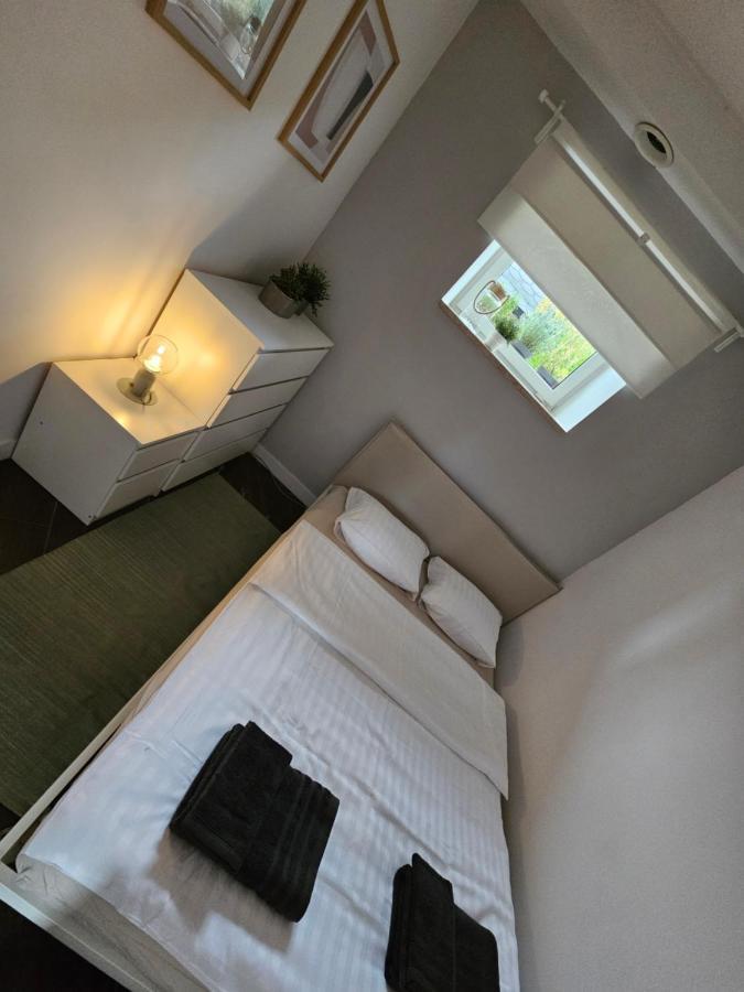 Chelosiowy Apartament Targi Kielce Jaworznia Buitenkant foto